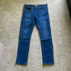 Levi’s Slimming Skinny jeans